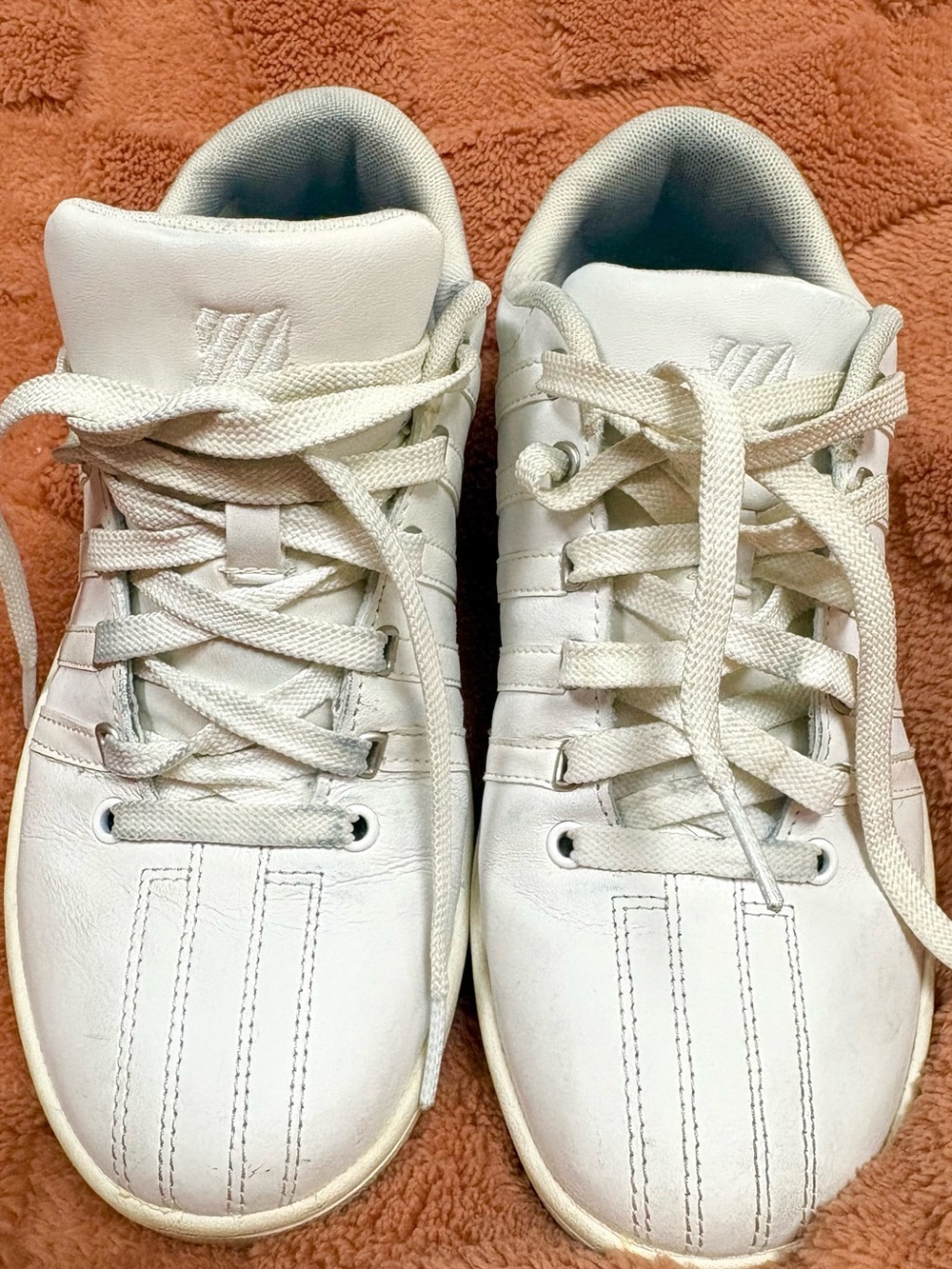 K Swiss shoes size 8 White Men's Athletic Sneakers - Classic Low-Top